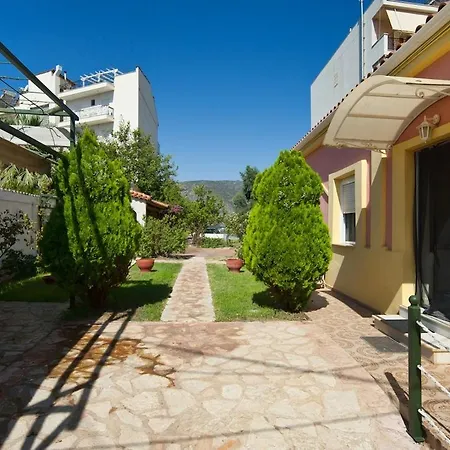 Elli 1 Front With Garden