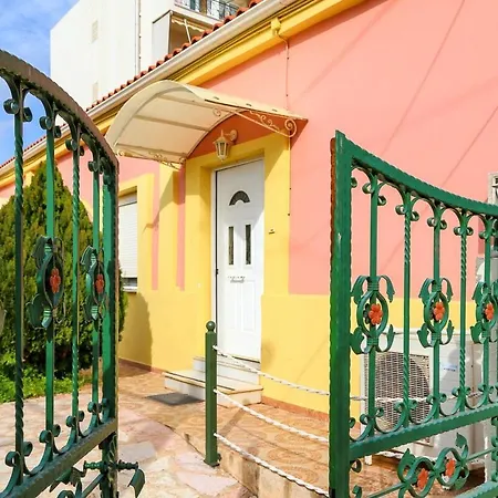 Elli 1 Front With Garden Apartment Itea