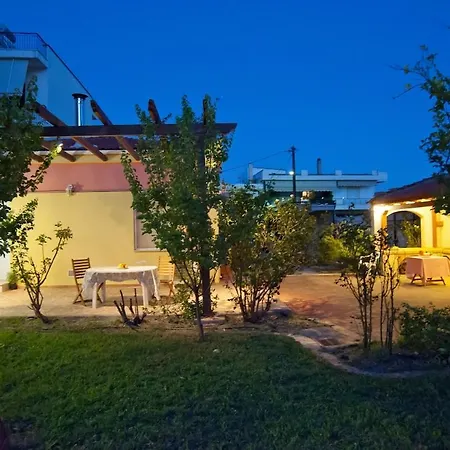 Apartment Elli 1 Front With Garden