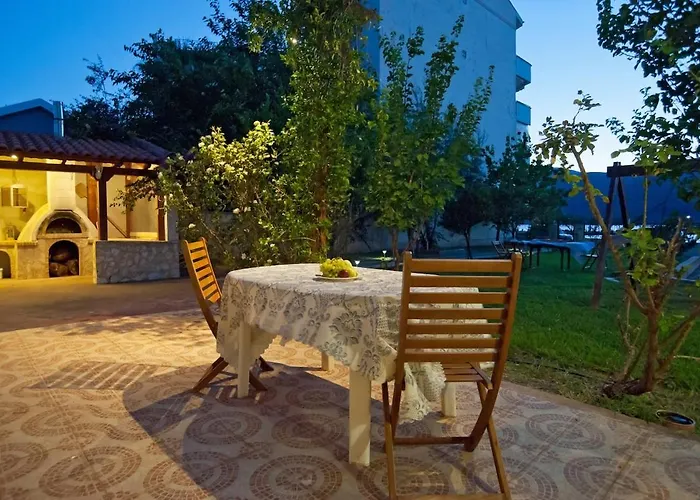 Elli 1 Front With Garden Apartamento *