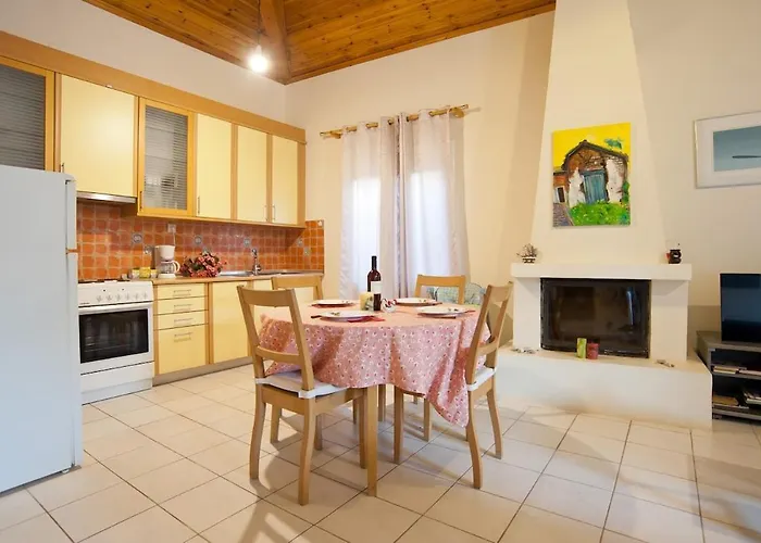 Elli 1 Front With Garden *