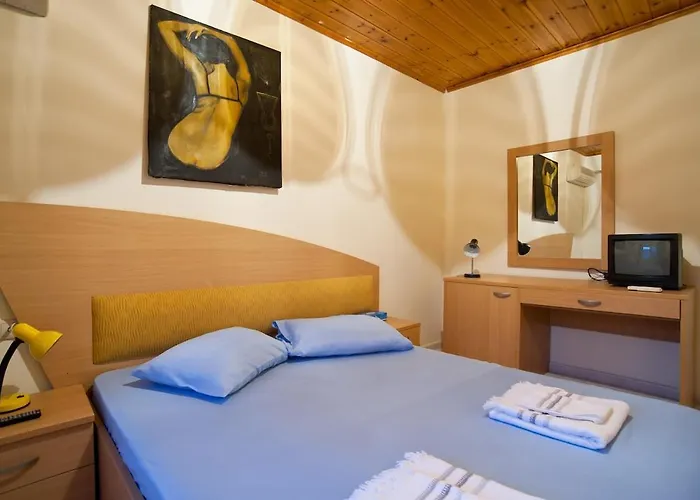 Elli 1 Front With Garden * Itea